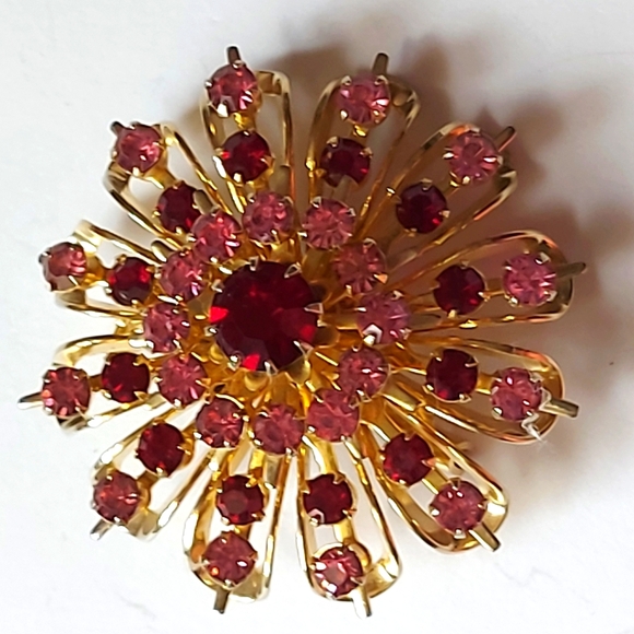 Coro Starburst Brooch, Pink and Red Coro Brooch - Picture 2 of 5